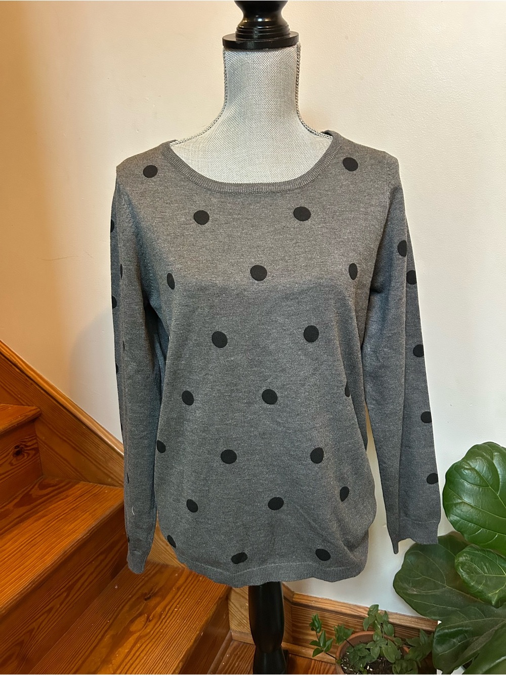 NWT Women’s Gray Polka Dot Long-Sleeve Sweater